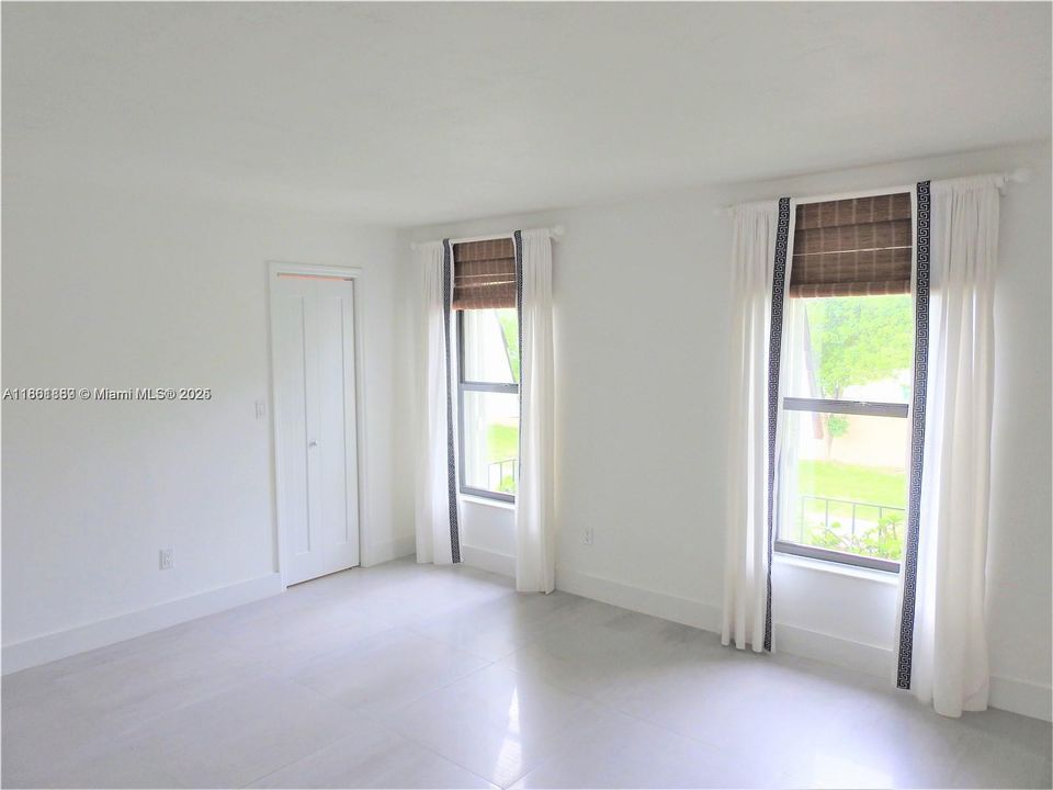 Недавно арендовано: $3,200 (2 спален, 2 ванн, 1592 Квадратных фут)