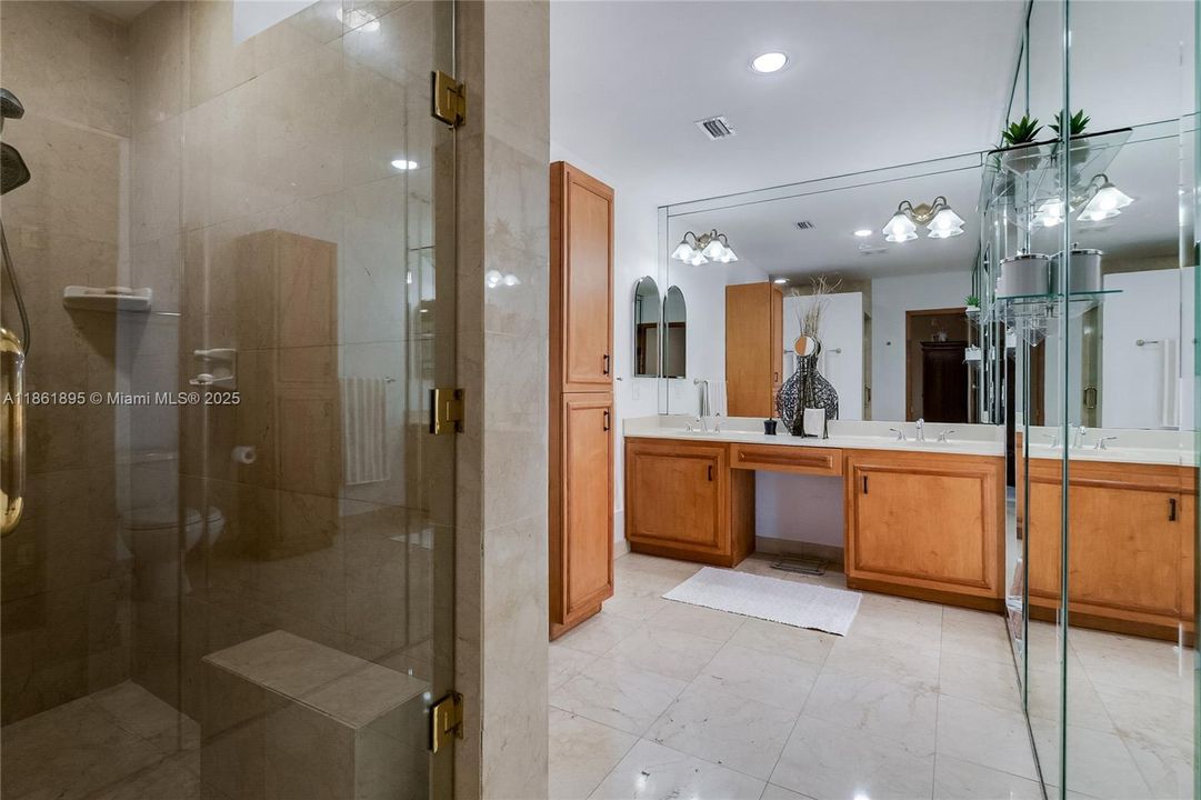 Недавно продано: $1,399,000 (5 спален, 2 ванн, 2767 Квадратных фут)