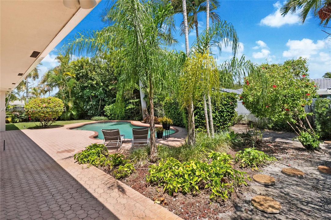 Недавно продано: $1,399,000 (5 спален, 2 ванн, 2767 Квадратных фут)