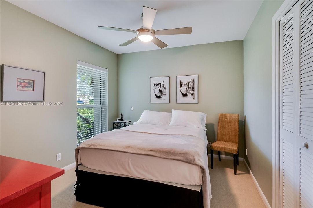 Недавно продано: $1,399,000 (5 спален, 2 ванн, 2767 Квадратных фут)