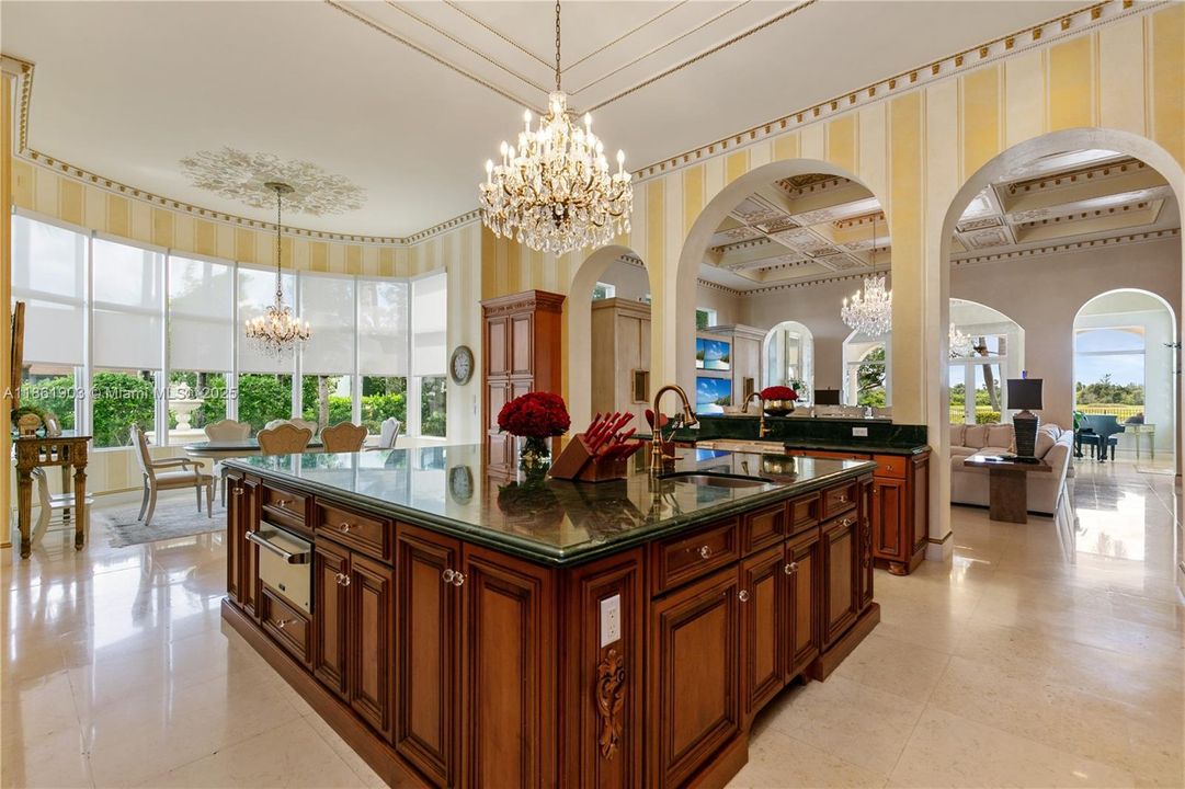 待售: $6,990,000 (8 贝兹, 8 浴室, 10285 平方英尺)