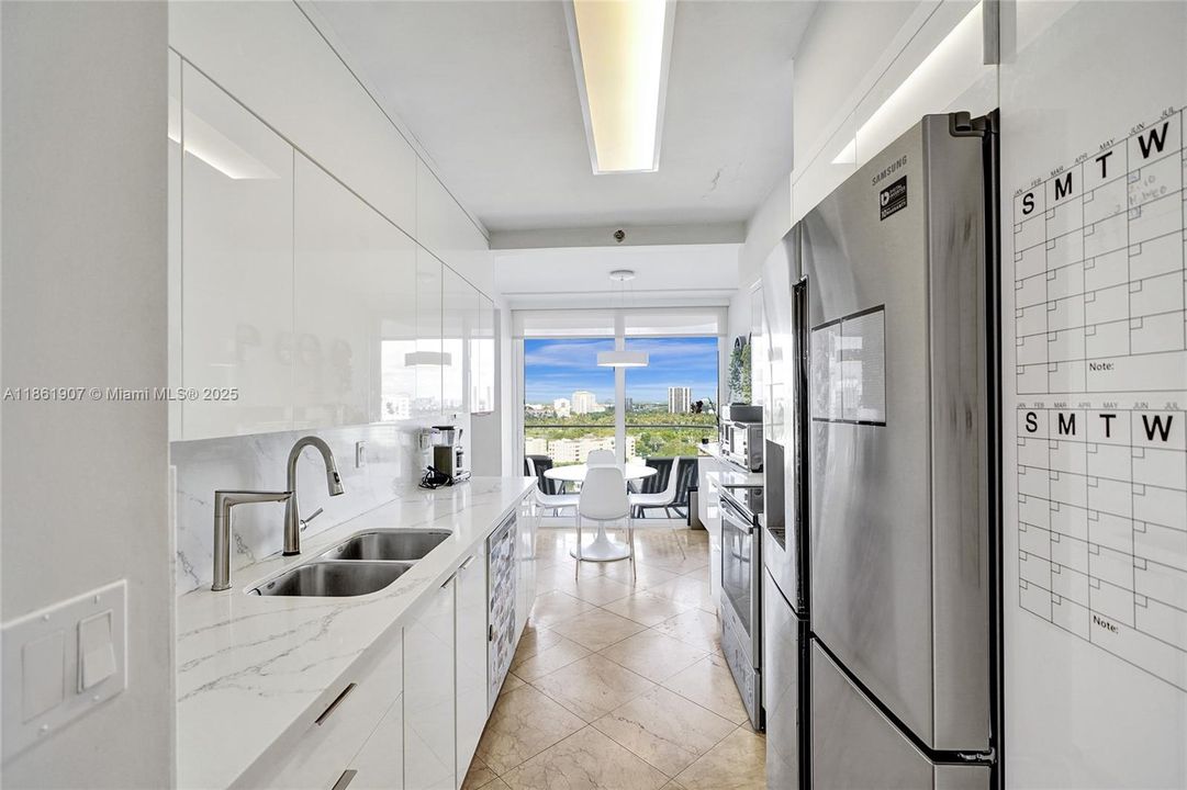 待售: $649,000 (3 贝兹, 2 浴室, 1600 平方英尺)