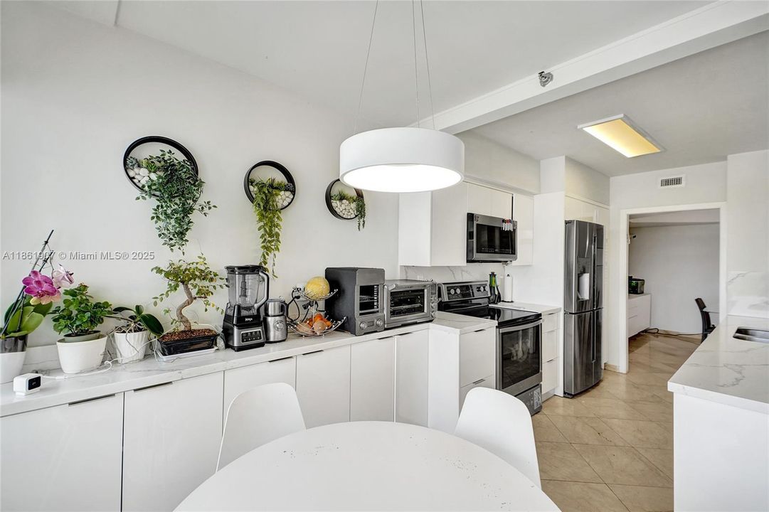 待售: $649,000 (3 贝兹, 2 浴室, 1600 平方英尺)