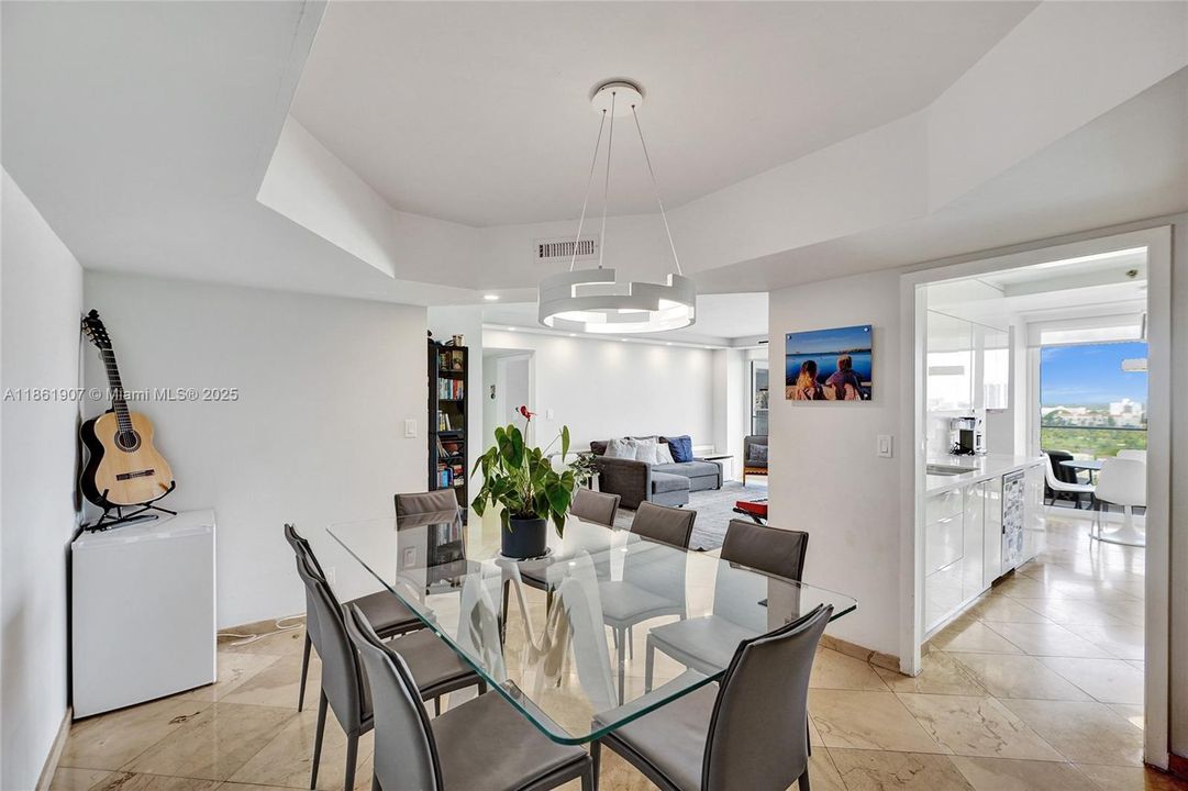 待售: $649,000 (3 贝兹, 2 浴室, 1600 平方英尺)