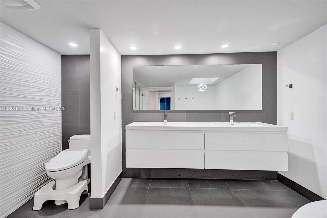 待售: $649,000 (3 贝兹, 2 浴室, 1600 平方英尺)