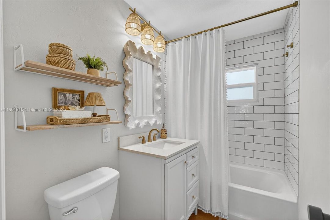 Recently Sold: $1,250,000 (3 beds, 2 baths, 1536 Square Feet)