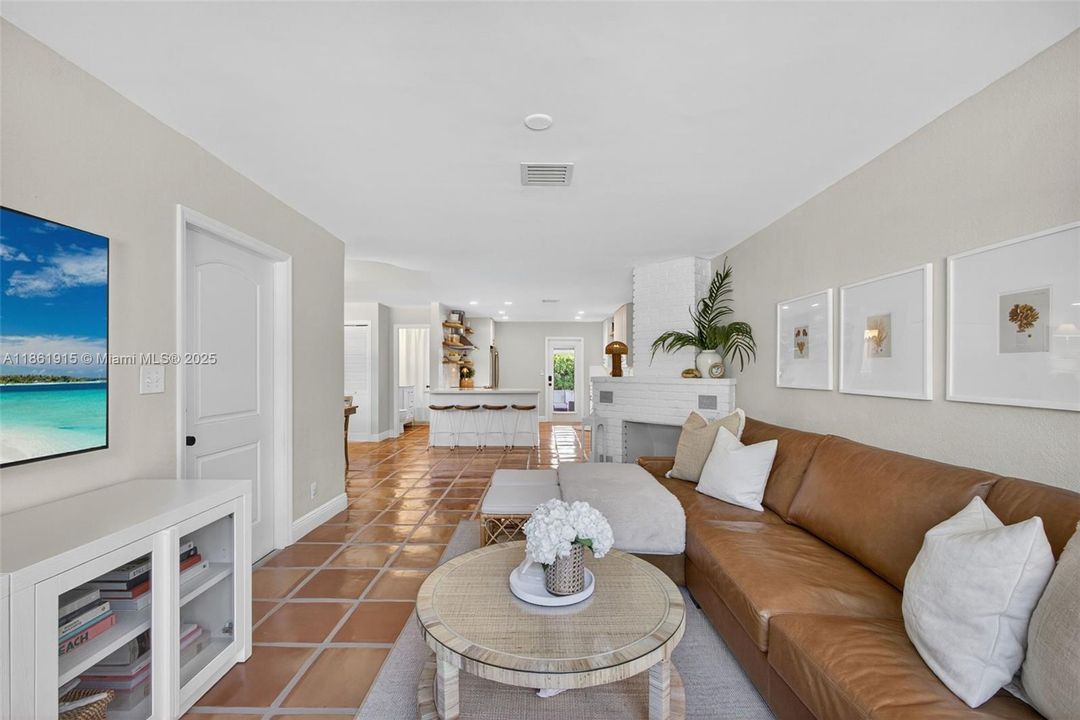 Recently Sold: $1,250,000 (3 beds, 2 baths, 1536 Square Feet)