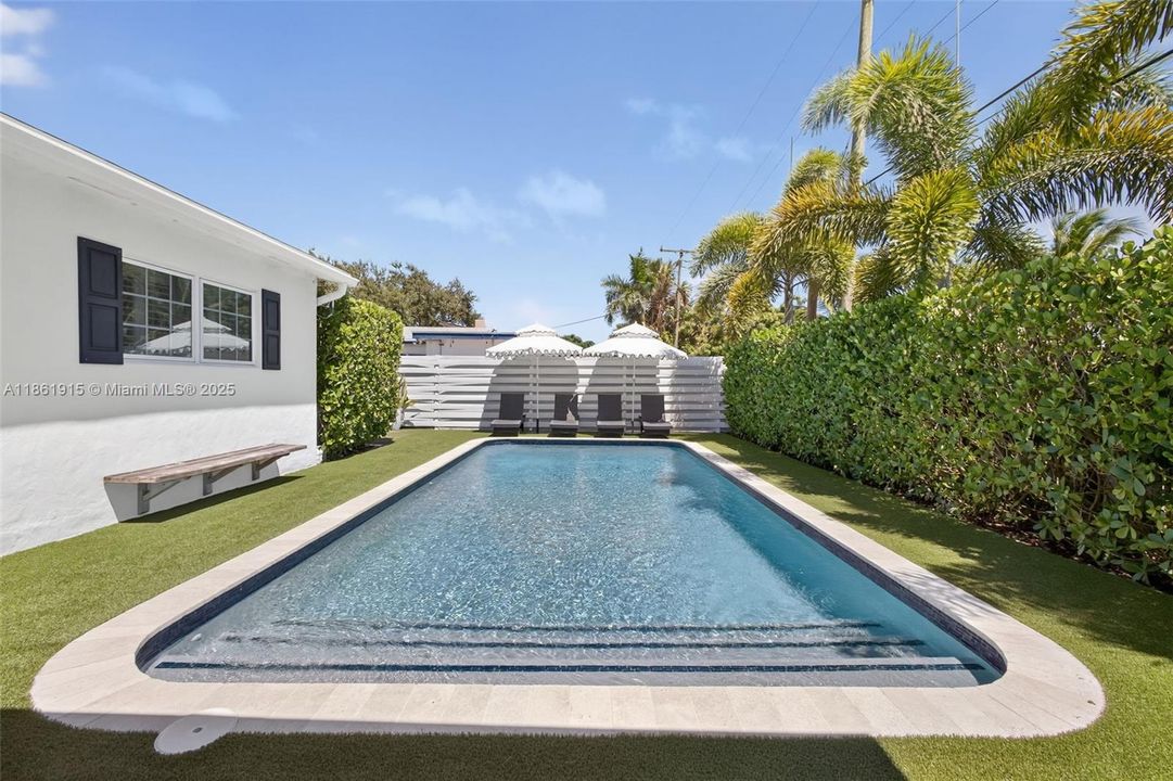 Recently Sold: $1,250,000 (3 beds, 2 baths, 1536 Square Feet)