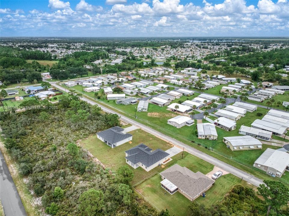 На продажу: $350,000 (3 спален, 3 ванн, 1687 Квадратных фут)