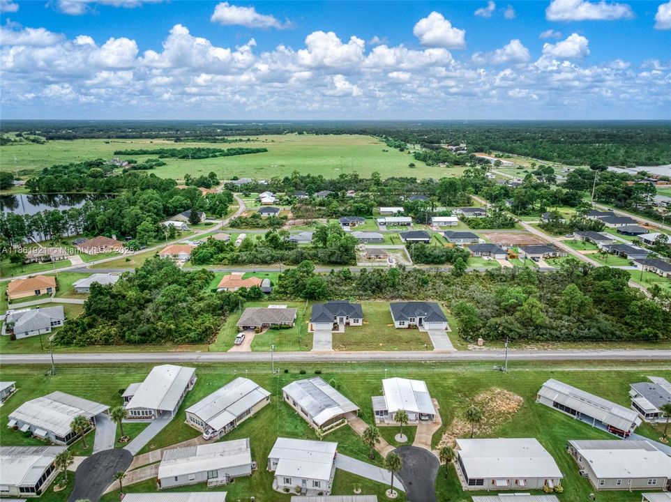 На продажу: $350,000 (3 спален, 3 ванн, 1687 Квадратных фут)