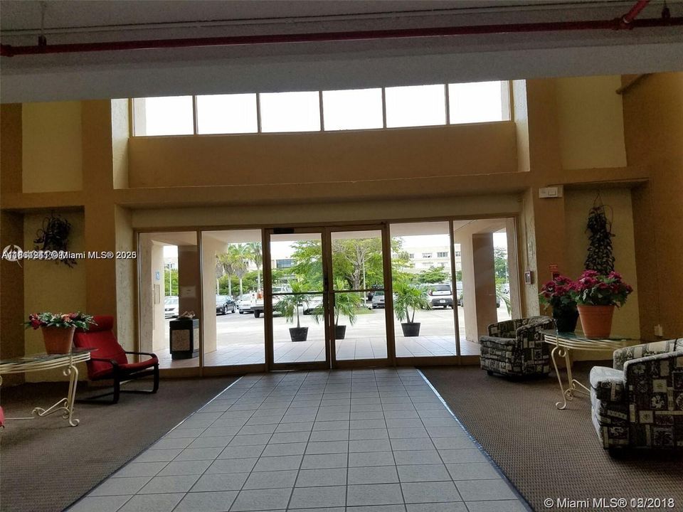 待售: $185,000 (2 贝兹, 1 浴室, 1075 平方英尺)