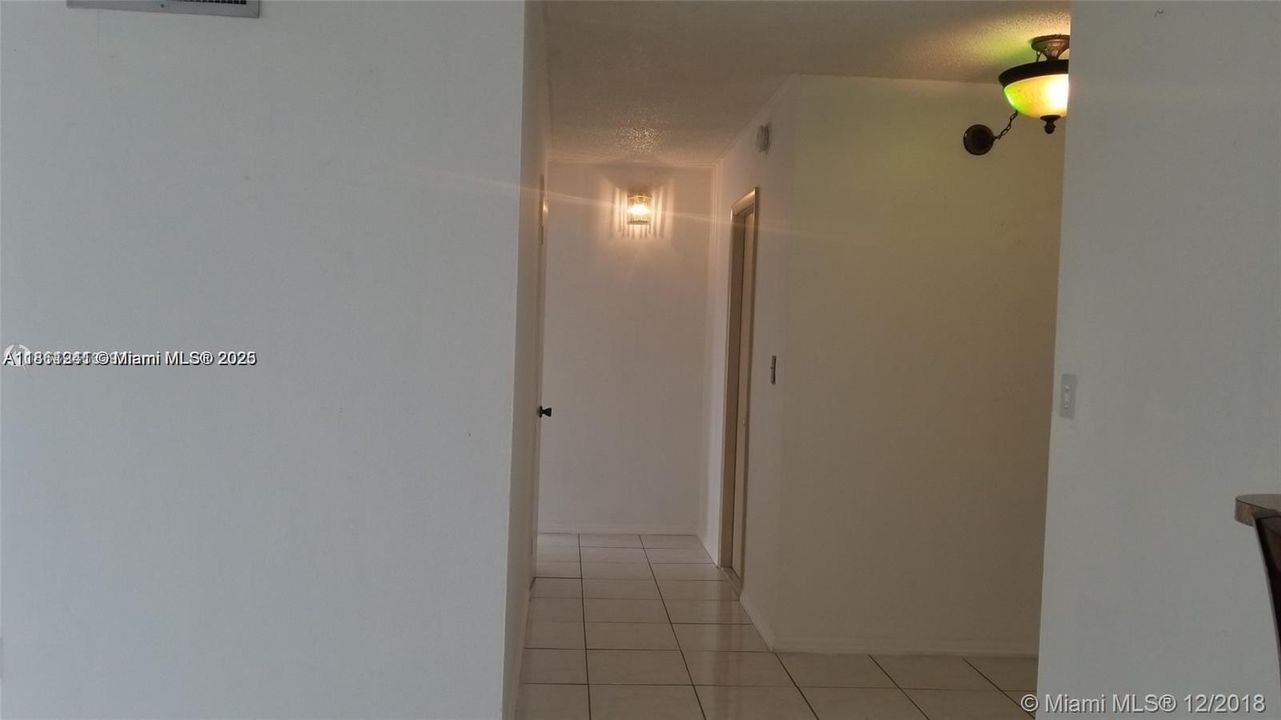 待售: $185,000 (2 贝兹, 1 浴室, 1075 平方英尺)