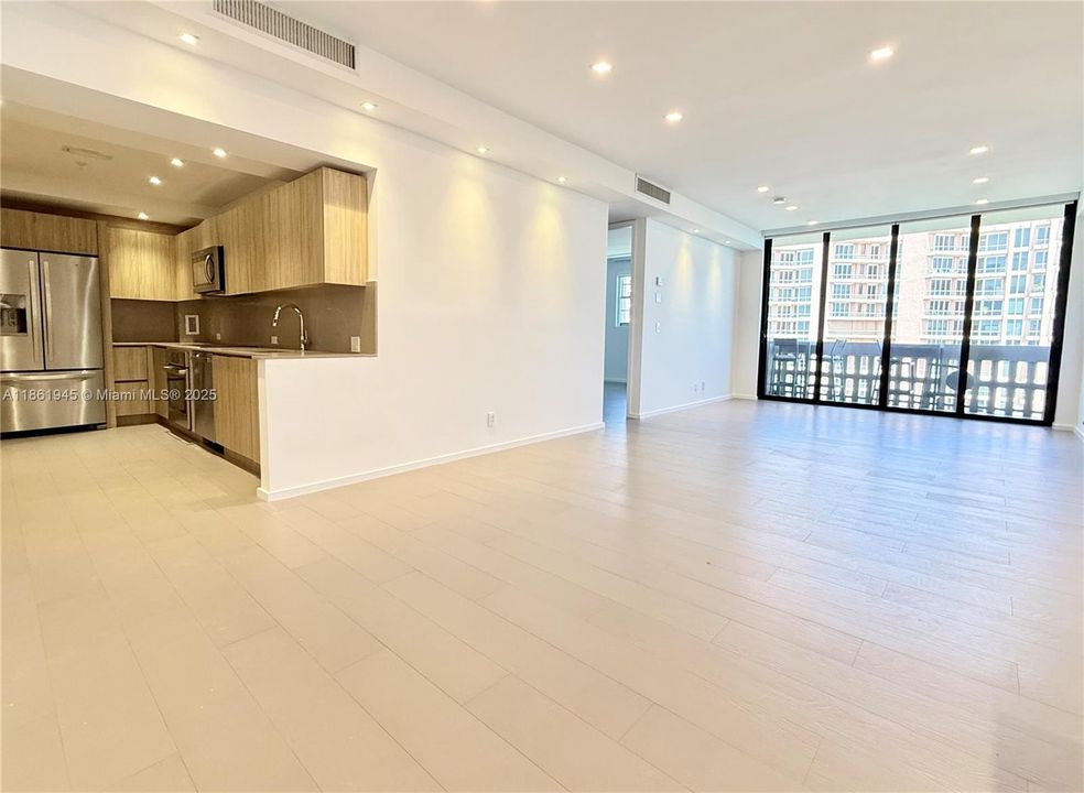 Недавно арендовано: $3,400 (1 спален, 1 ванн, 910 Квадратных фут)