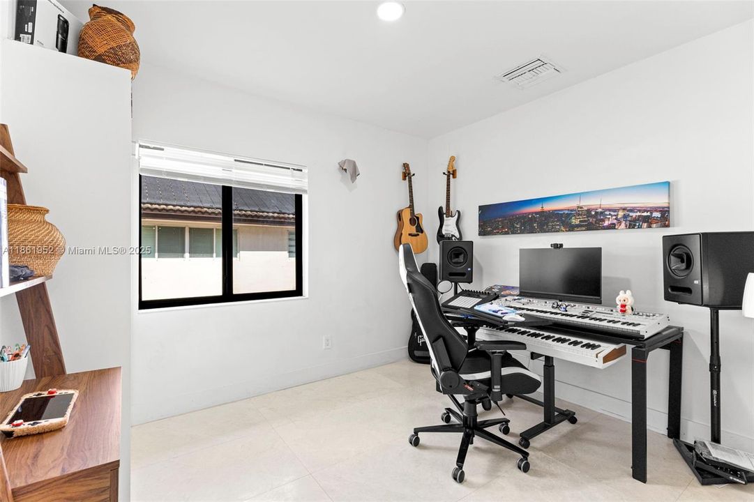 For Sale: $1,190,000 (4 beds, 4 baths, 3134 Square Feet)