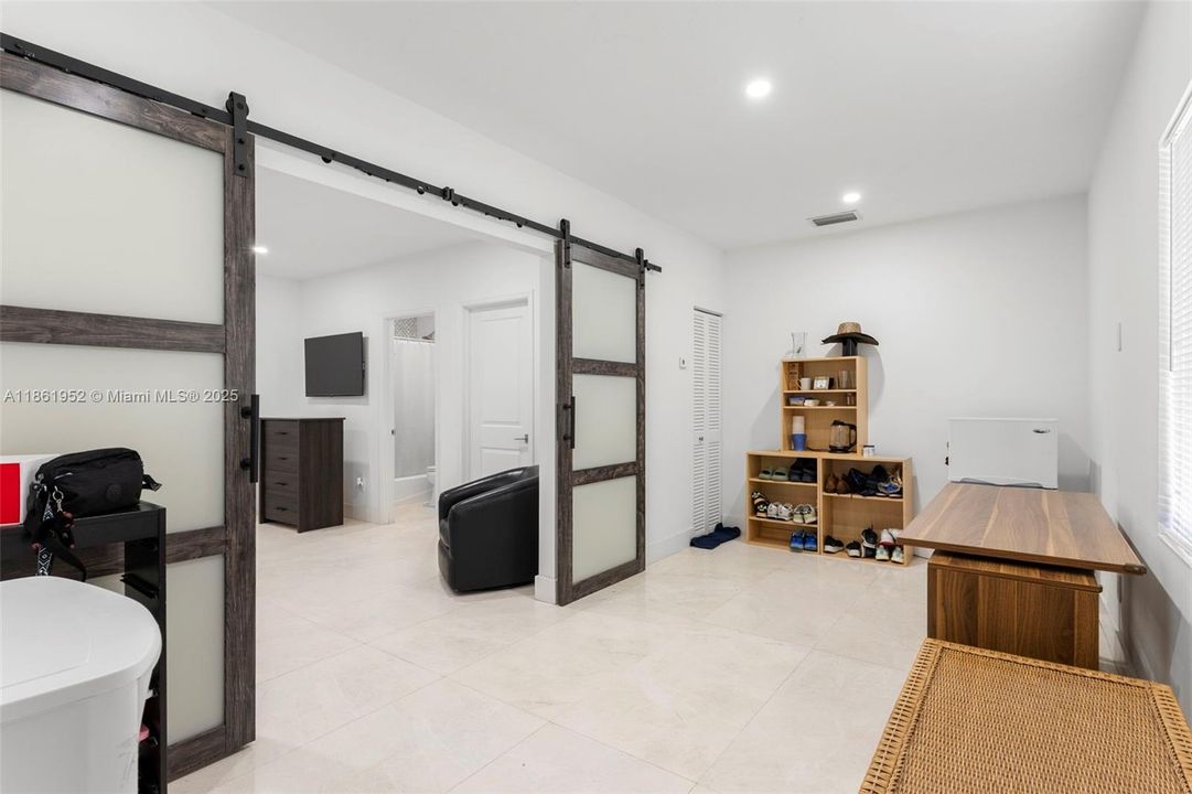 Perfect in-law quarters/ to bedroom/perfect in law quarters