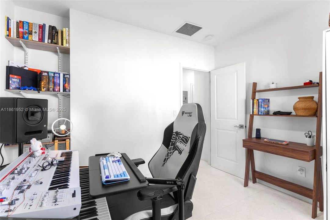 For Sale: $1,190,000 (4 beds, 4 baths, 3134 Square Feet)