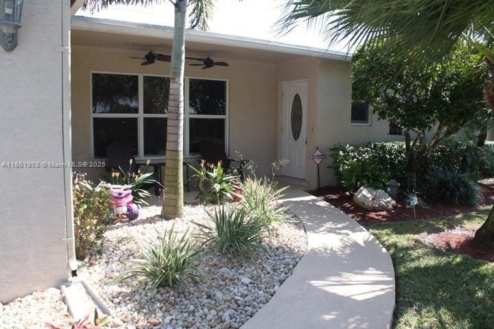 Active With Contract: $3,800 (4 beds, 2 baths, 1452 Square Feet)