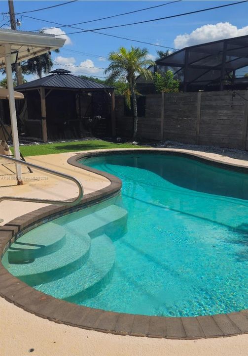 Active With Contract: $3,800 (4 beds, 2 baths, 1452 Square Feet)