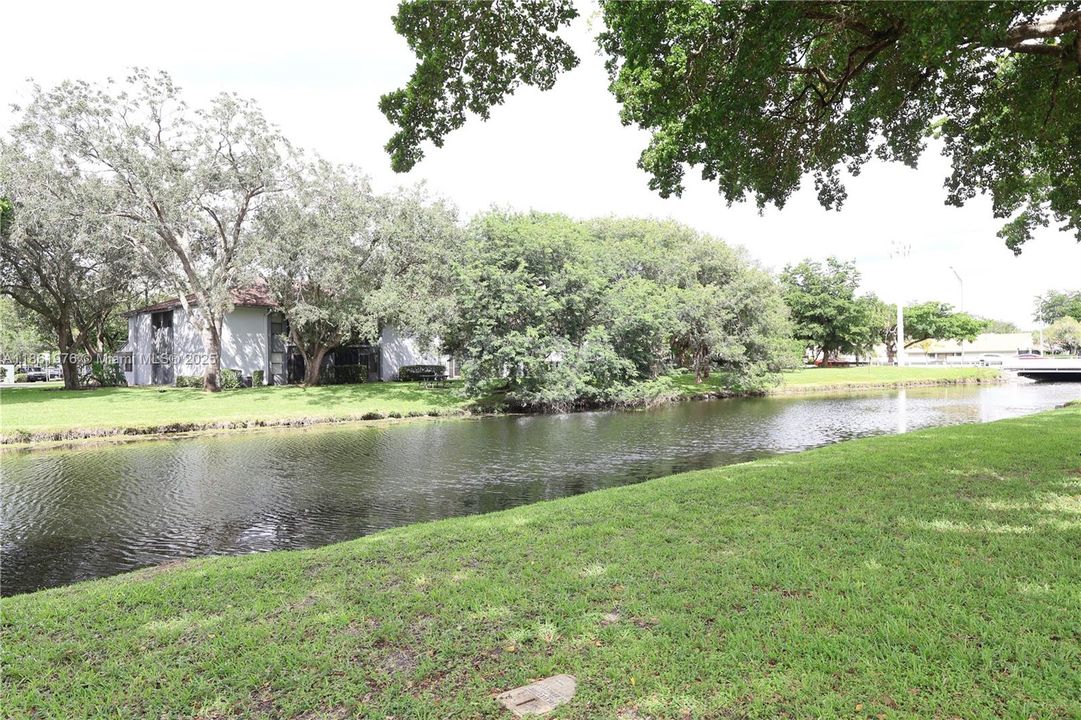 待售: $104,500 (2 贝兹, 2 浴室, 1630 平方英尺)