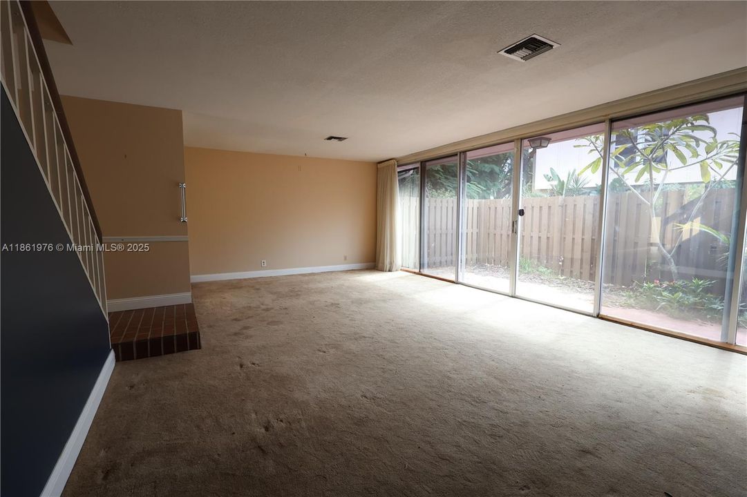 待售: $104,500 (2 贝兹, 2 浴室, 1630 平方英尺)