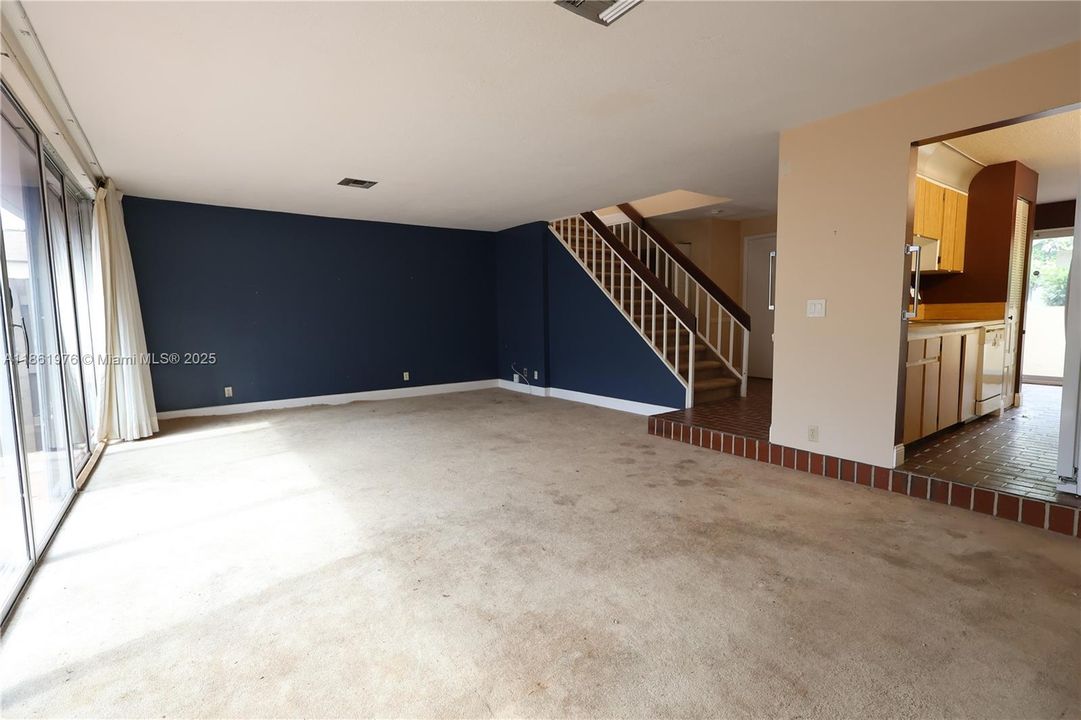 待售: $104,500 (2 贝兹, 2 浴室, 1630 平方英尺)