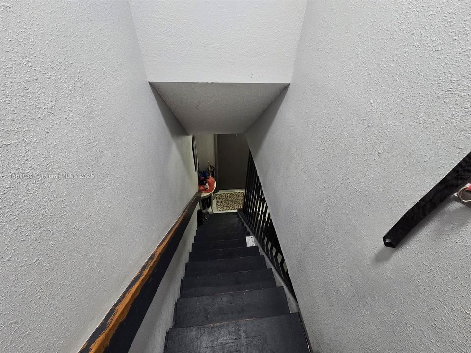 На продажу: $280,000 (2 спален, 1 ванн, 800 Квадратных фут)