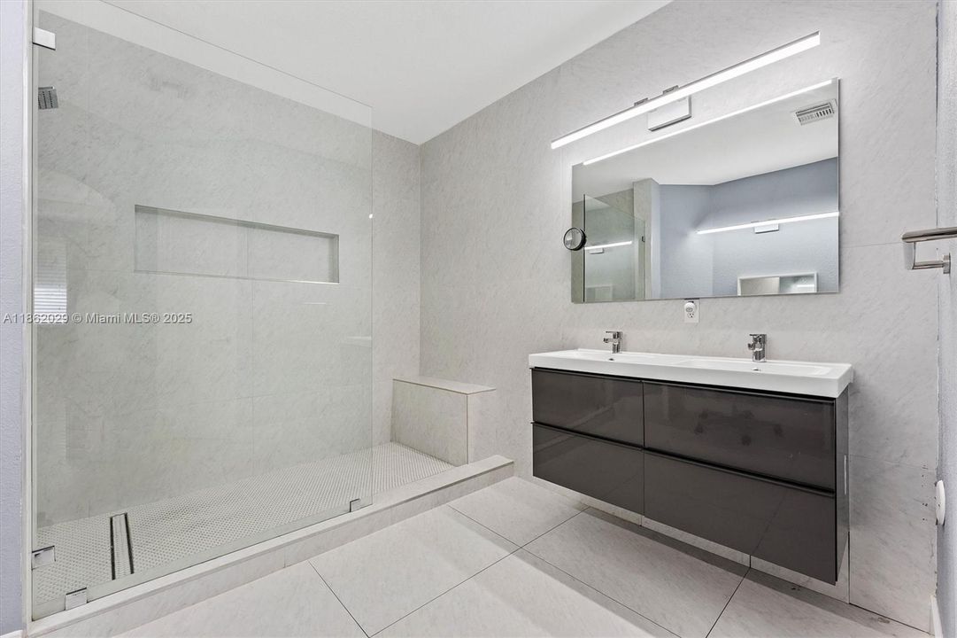 Active With Contract: $825,000 (5 beds, 3 baths, 2355 Square Feet)