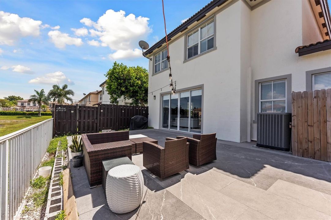 Active With Contract: $825,000 (5 beds, 3 baths, 2355 Square Feet)