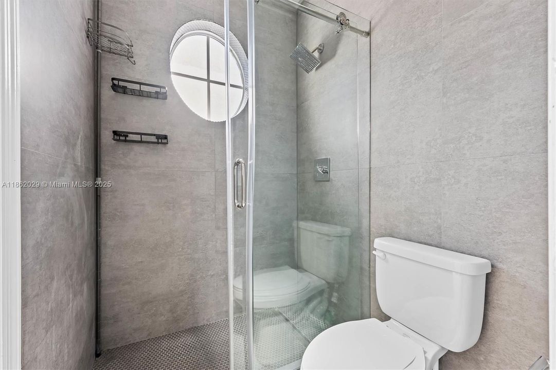 Active With Contract: $825,000 (5 beds, 3 baths, 2355 Square Feet)