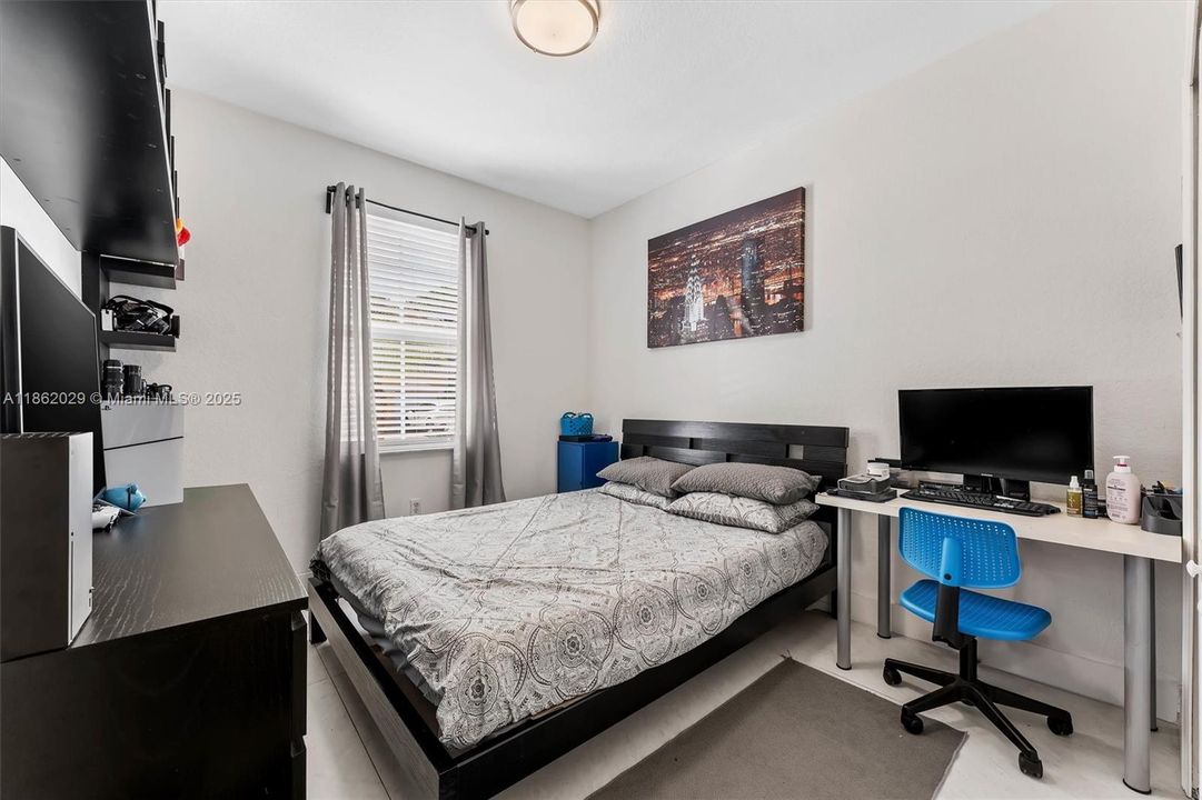 Active With Contract: $825,000 (5 beds, 3 baths, 2355 Square Feet)