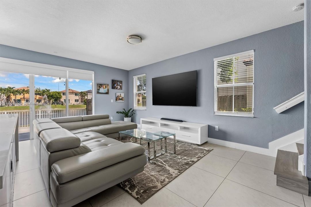 Active With Contract: $825,000 (5 beds, 3 baths, 2355 Square Feet)