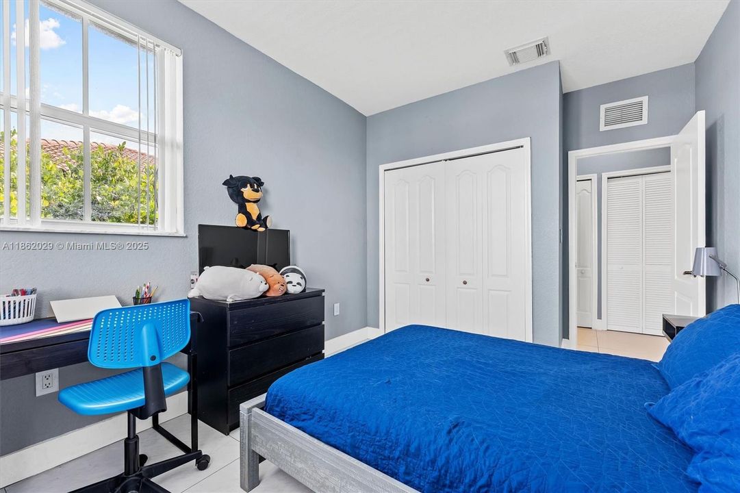 Active With Contract: $825,000 (5 beds, 3 baths, 2355 Square Feet)