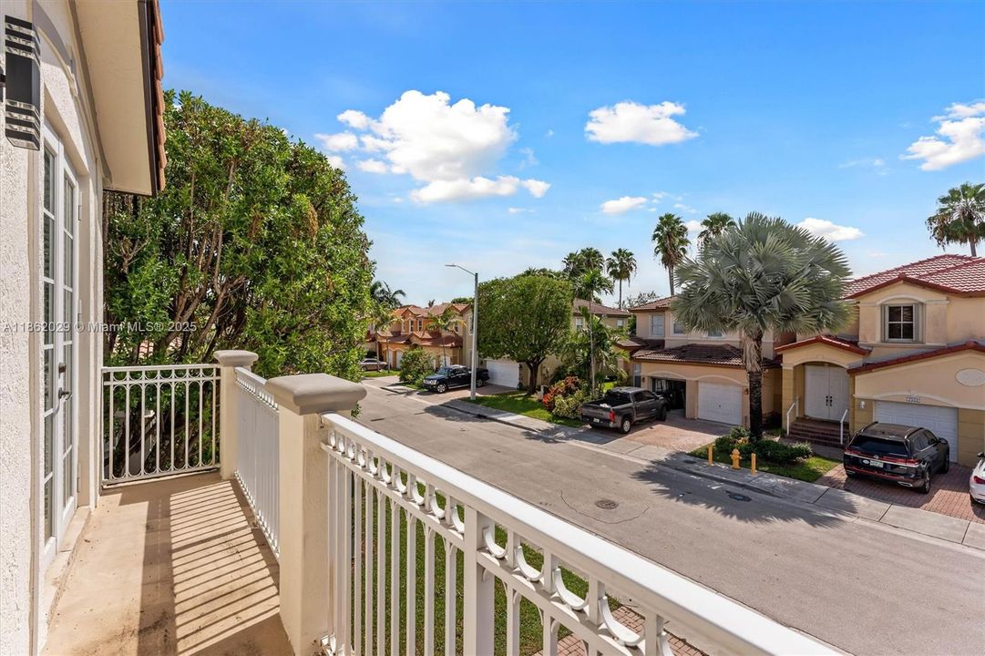Active With Contract: $825,000 (5 beds, 3 baths, 2355 Square Feet)