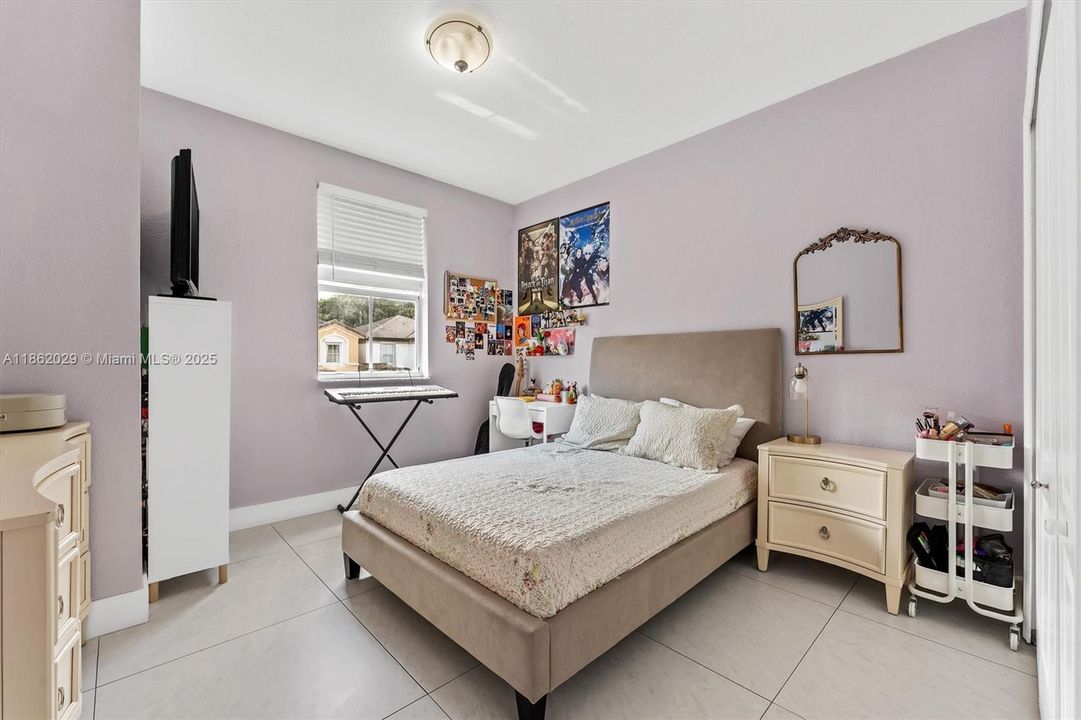 Active With Contract: $825,000 (5 beds, 3 baths, 2355 Square Feet)