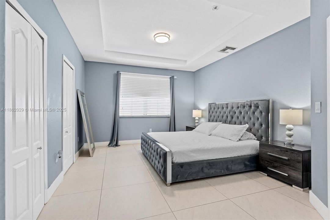 Active With Contract: $825,000 (5 beds, 3 baths, 2355 Square Feet)