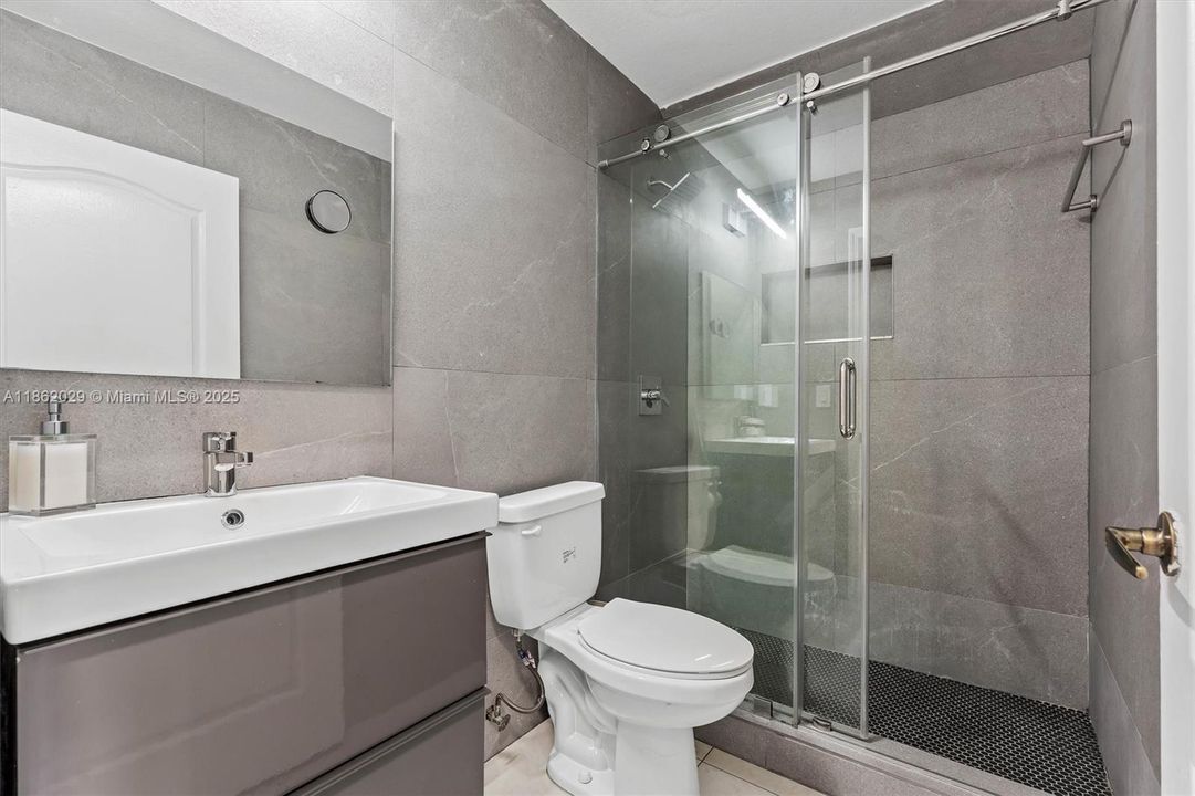 Active With Contract: $825,000 (5 beds, 3 baths, 2355 Square Feet)