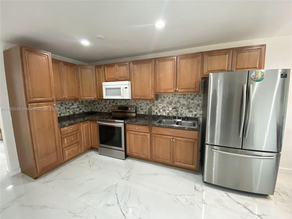 待售: $539,900 (3 贝兹, 2 浴室, 1173 平方英尺)