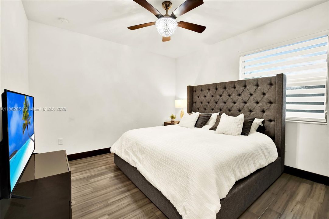 最近售出: $1,200,000 (4 贝兹, 3 浴室, 2847 平方英尺)