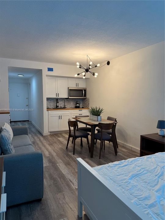 待售: $200,000 (0 贝兹, 1 浴室, 468 平方英尺)