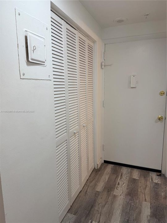 待售: $200,000 (0 贝兹, 1 浴室, 468 平方英尺)