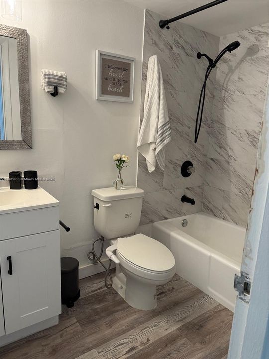 待售: $200,000 (0 贝兹, 1 浴室, 468 平方英尺)