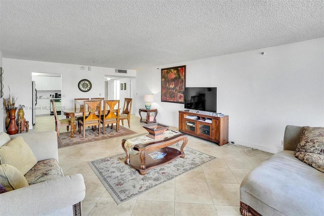 For Sale: $519,000 (1 beds, 2 baths, 1200 Square Feet)