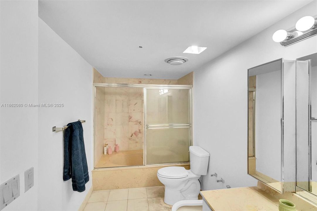 For Sale: $519,000 (1 beds, 2 baths, 1200 Square Feet)