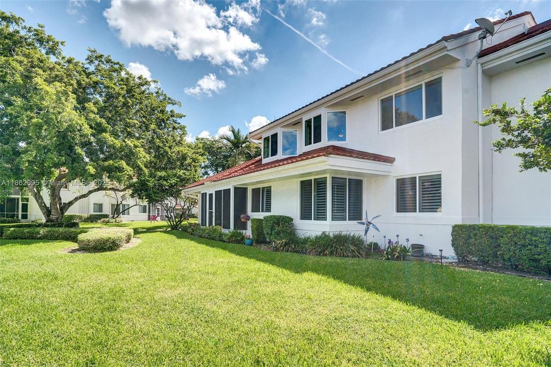 Active With Contract: $335,000 (1 beds, 1 baths, 1059 Square Feet)