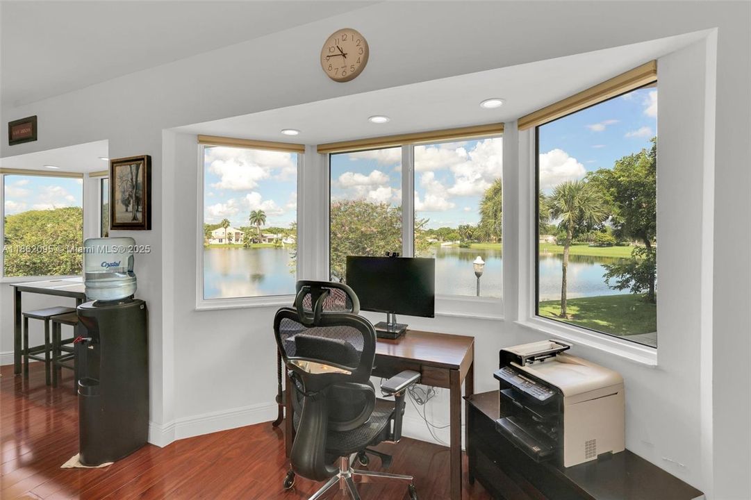 Active With Contract: $335,000 (1 beds, 1 baths, 1059 Square Feet)