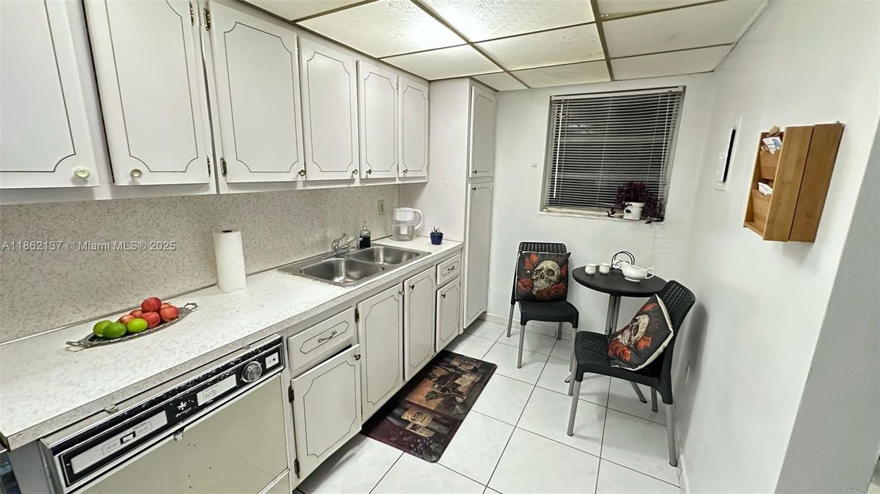 待售: $375,000 (1 贝兹, 1 浴室, 847 平方英尺)