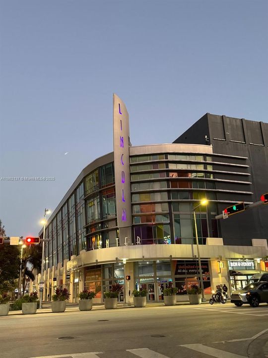 待售: $375,000 (1 贝兹, 1 浴室, 847 平方英尺)