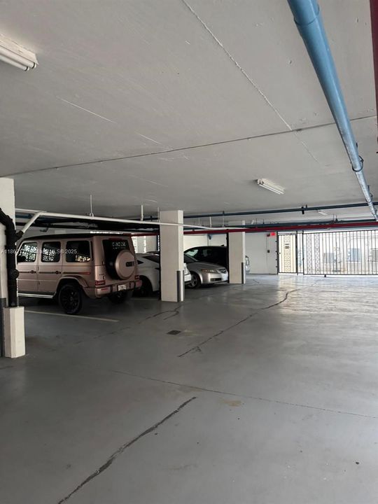 待售: $375,000 (1 贝兹, 1 浴室, 847 平方英尺)