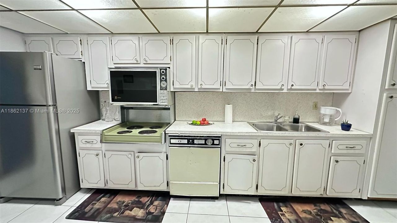 待售: $375,000 (1 贝兹, 1 浴室, 847 平方英尺)