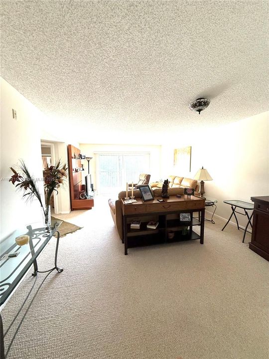 Vendido Recientemente: $210,000 (2 camas, 2 baños, 1364 Pies cuadrados)